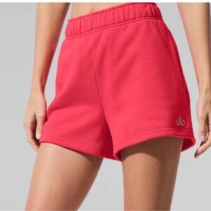 NWT ALO Accolade Candy Red Short Sz Medium